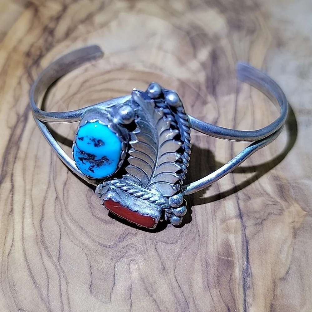 Vintage 925 Sterling Silver Turquoise and Red Coral Leaf Cuff Bracelet 7" Wrist - Picture 4 of 8